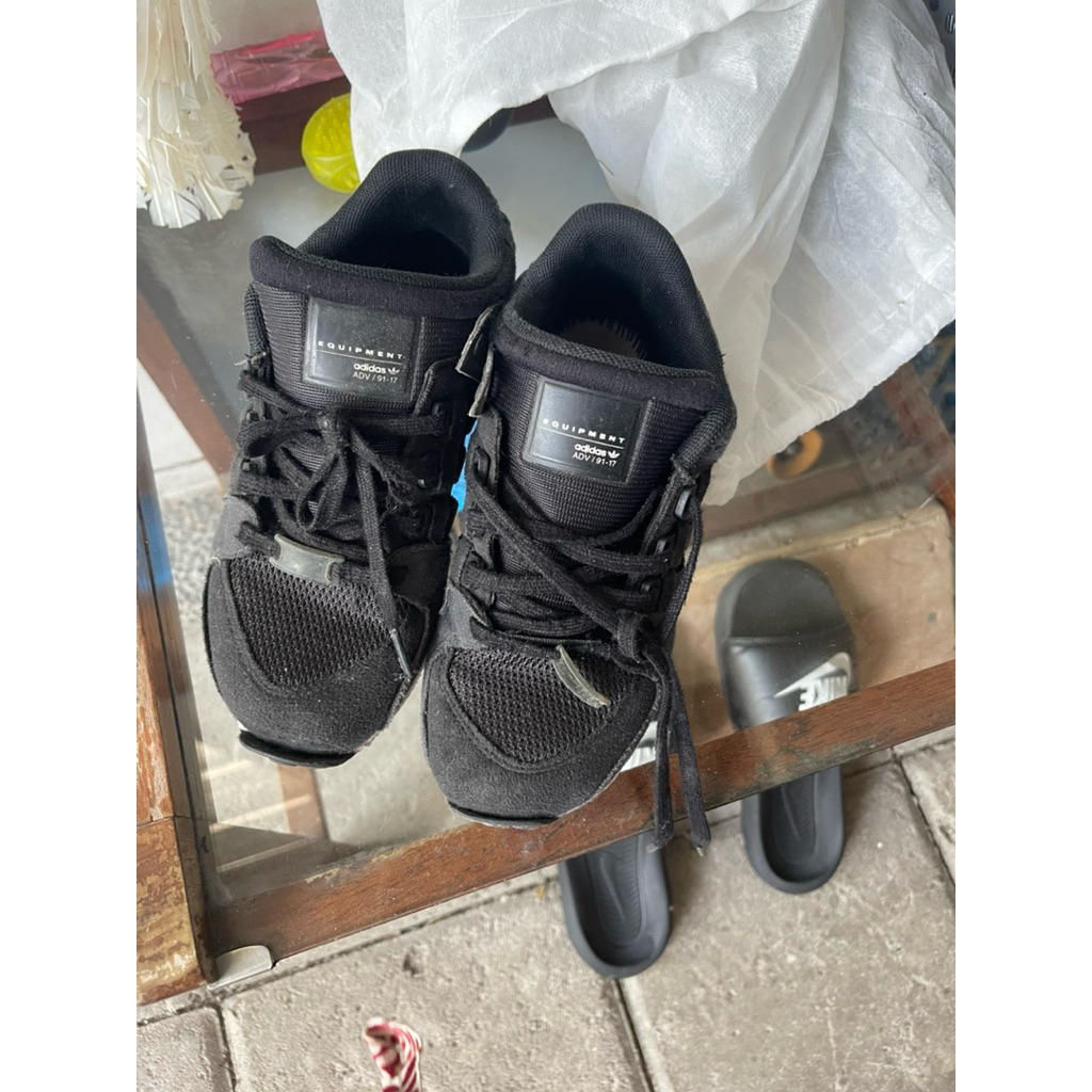 Preloved ORI adidas sepatu anak casual atau sekolah