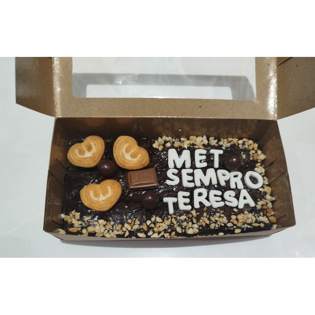 Hampers Fudgy Brownies hias/ custom tulisan /Natal / Idul Fitri / Fudgy Brownies/ Brownies sekat