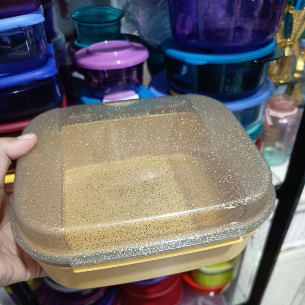 Signature Tupperware Glitter