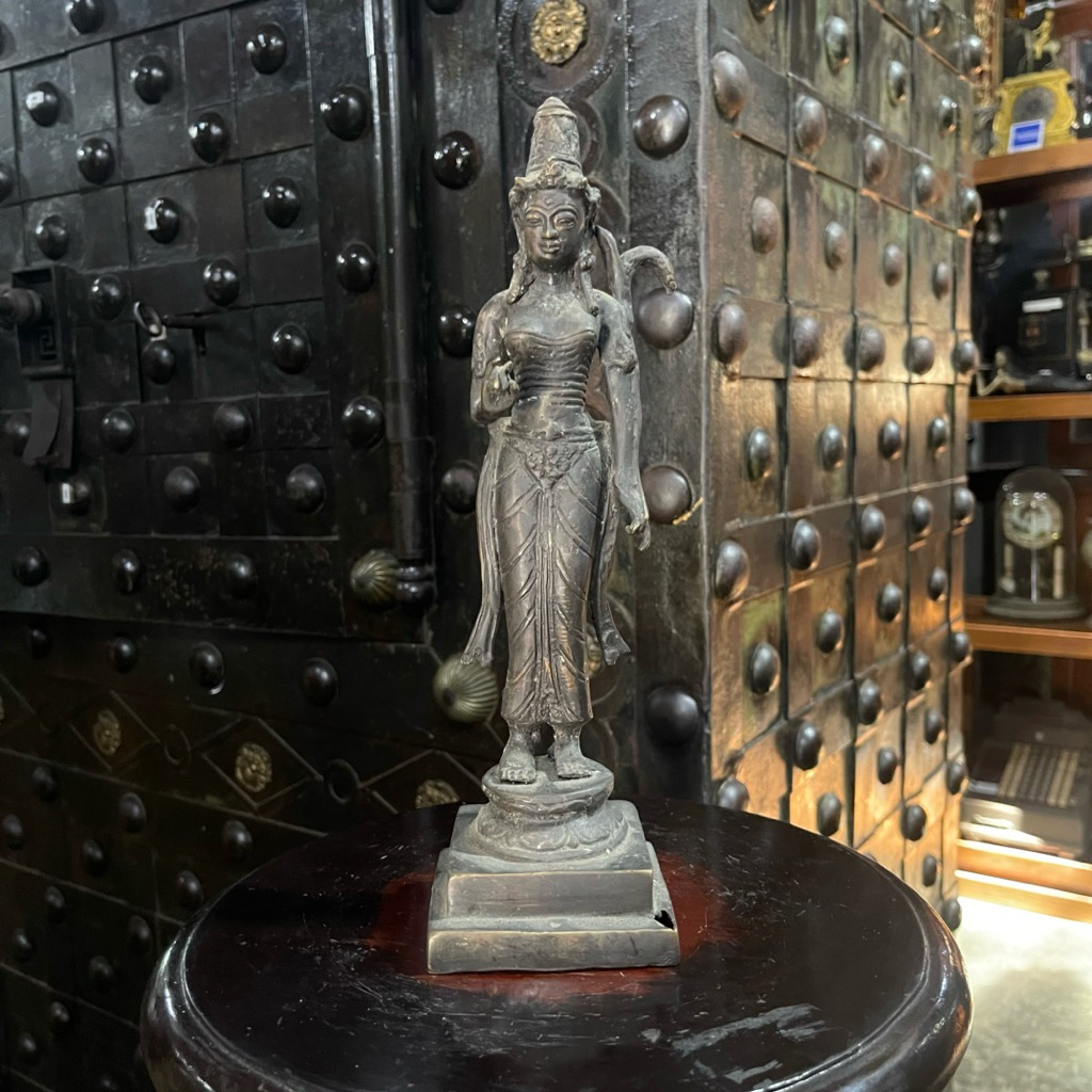 Patung Perunggu Dewi Sri - Dewi Padi & Kesuburan Berdiri di atas Bunga Teratai Lawas Jadul Tua