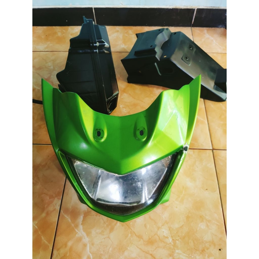 reflektor/barong kawasaki ninja R bekas original copotan motor