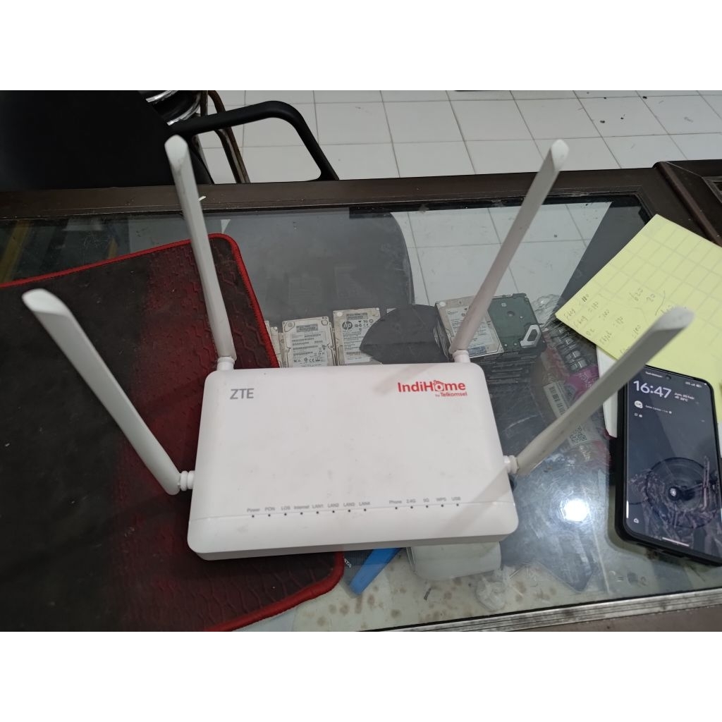 router ZTE zxhn f6600p port biru antenna 4 + adaptor