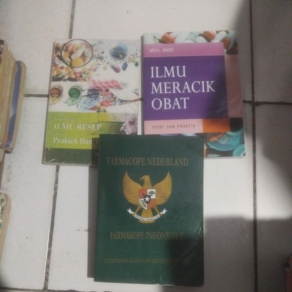 Buku bekas Sepaket Farmakope nederland, ilmu resep,ilmu meracik obat