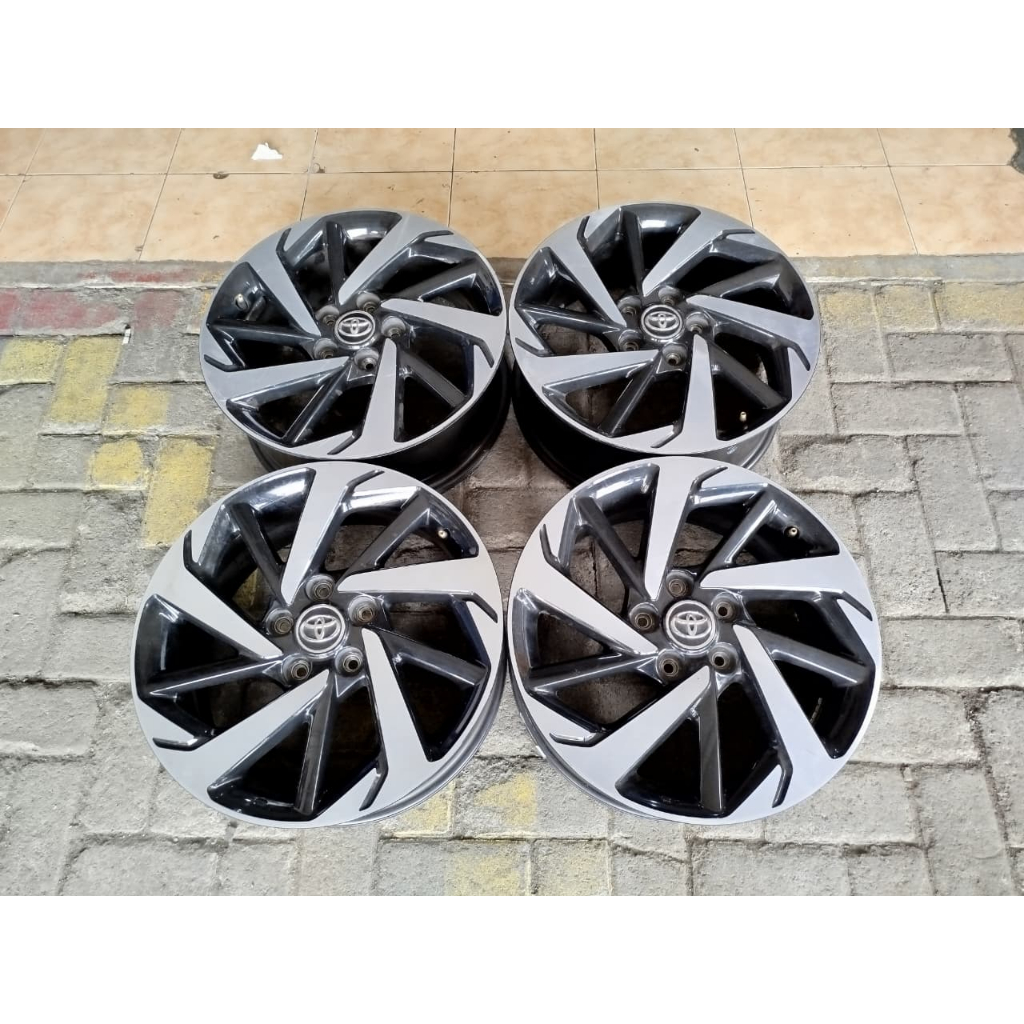 VELG MOBIL OEM TOYOTA RUSH R17 PCD 5X114,3 BLACK POLISH ORIGINAL