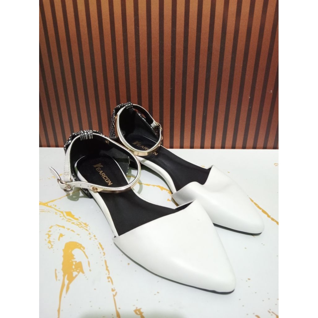 Preloved Flat Shoes Yearcon