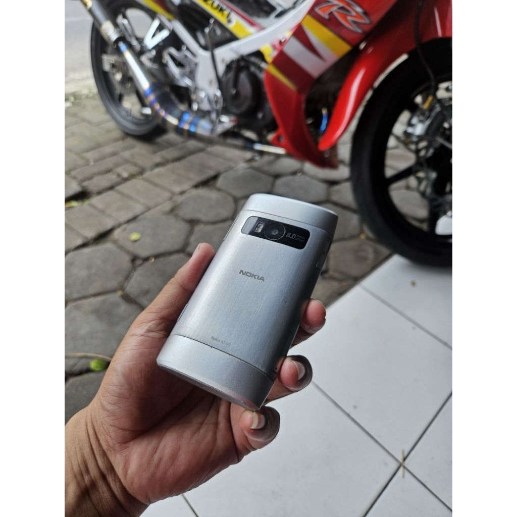 Nokia X7