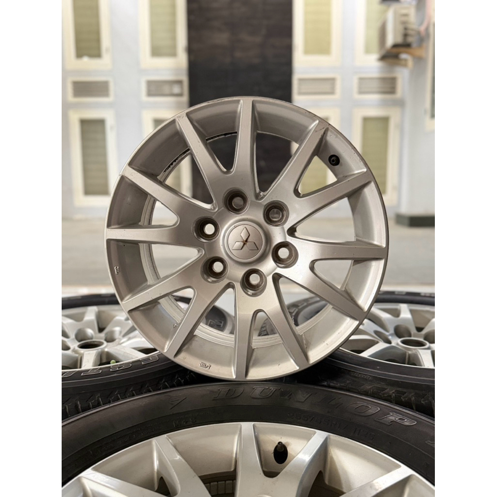 Velg OEM Mobil Mitsubishi Pajero Ring 17 (17x7,5 PCD 6x139.7)