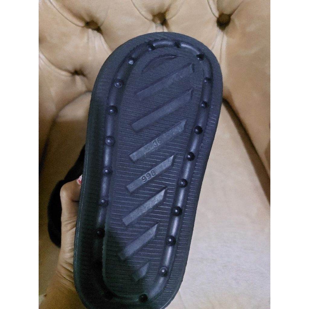 sendal skechers preloved