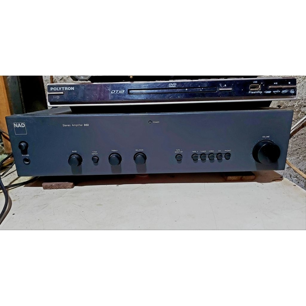 stereo amplifier Nad 302