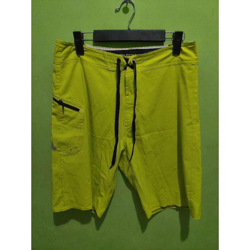 Boardshort Celana Pendek Short pants bermuda surfing board Volcom outdoor casual skena preloved