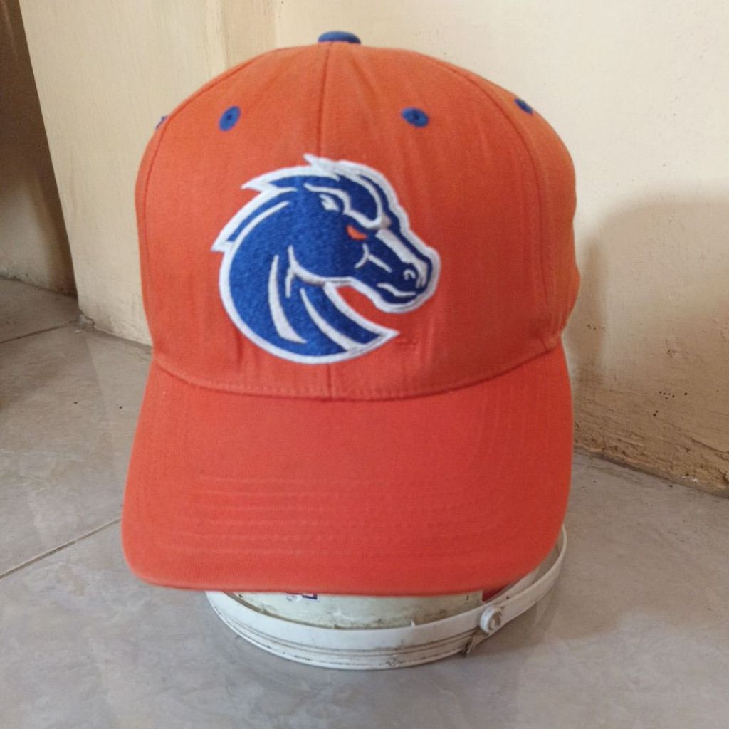 cap logo broncos