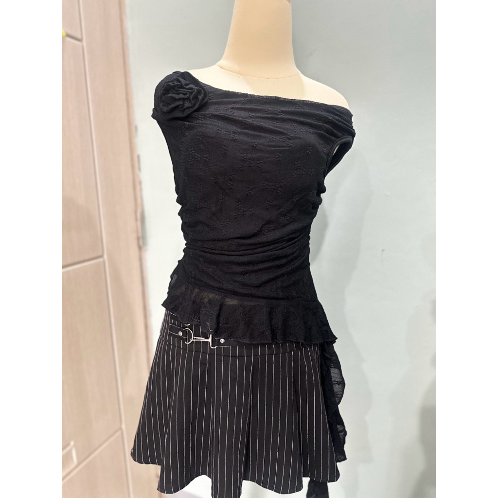Atasan Top Wanita Korea Off shoulder Hitam