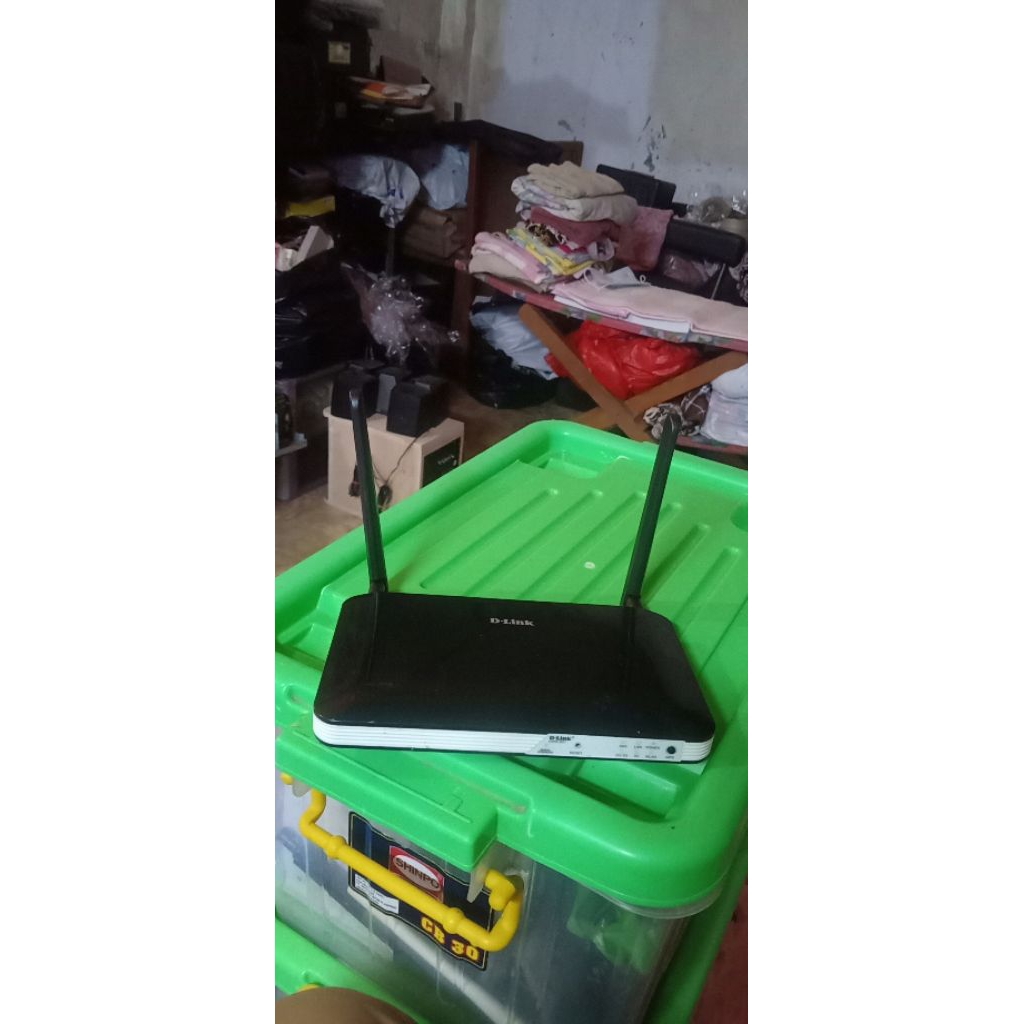 Modem router wifi D-LINK DWR-921 unlock all operator atau semua jenis kartu ready
