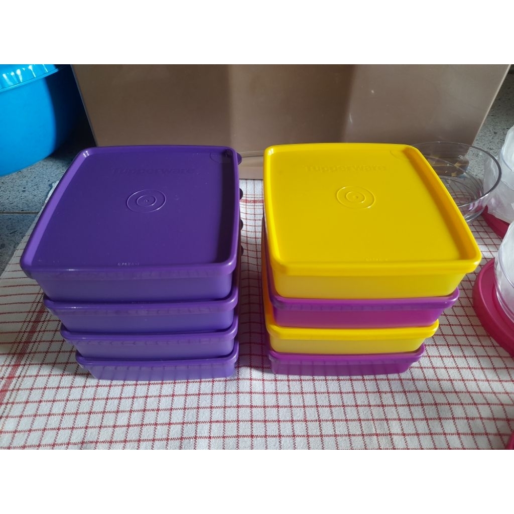 Tupperware Medium Square Away (4pcs)