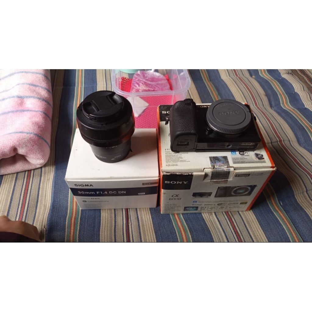 Kamera Mirrorless Sony A6000 + Lensa Sigma 30mm (Second)