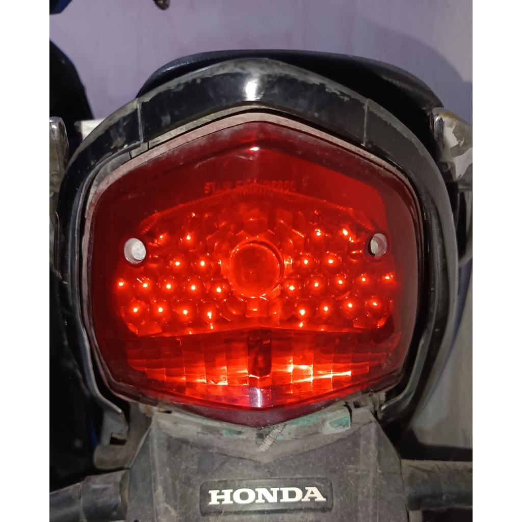 Lampu stoplamp tiger revo ori copotan