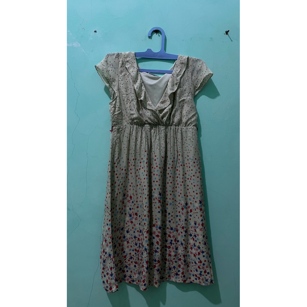 Dress Wanita Motif Floral Pastel – V Neck Ruffle Elegant