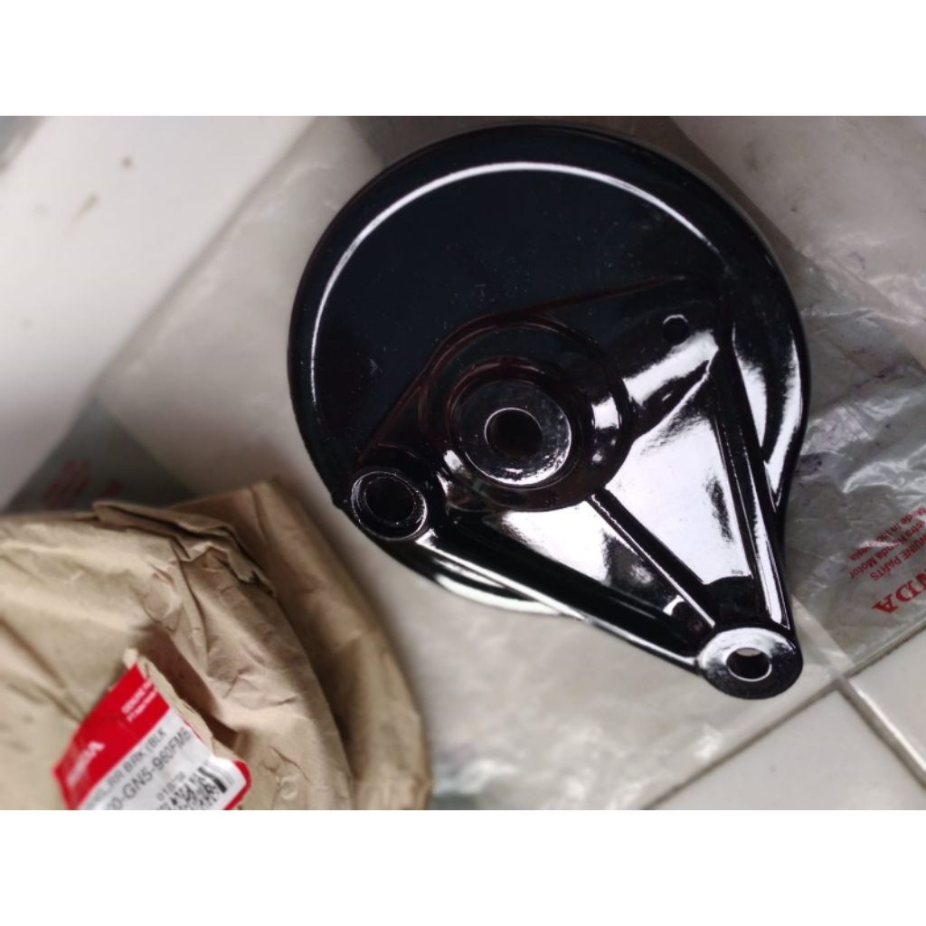 TUTUP TROMOL REM BELAKANG HONDA ASTREA GRAND LEGENDA IMPRESSA GRAND BULUS 43100-GN5-960FMB ORIGINAL 