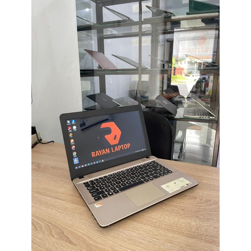 Laptop Asus X441B Amd A4 seken bekas normal