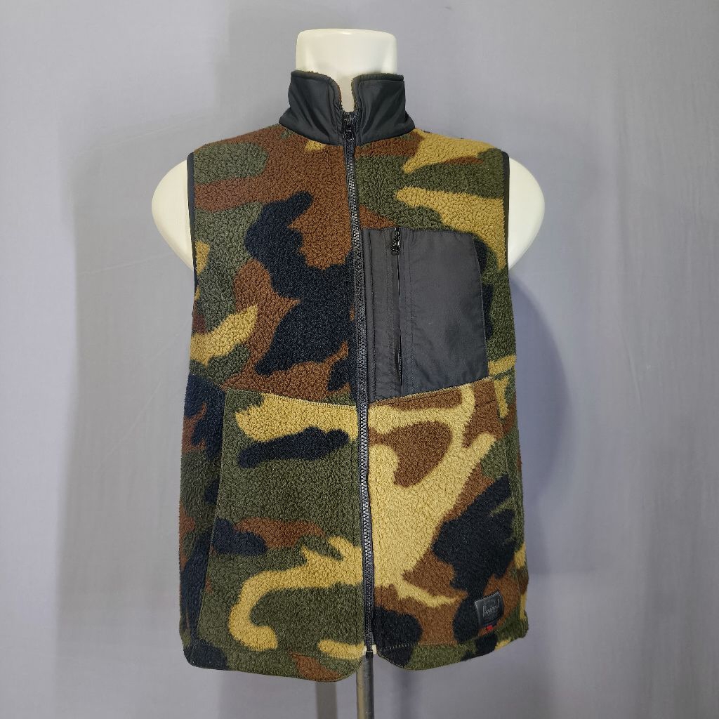 Vest Rompi Herschel Camo Size L