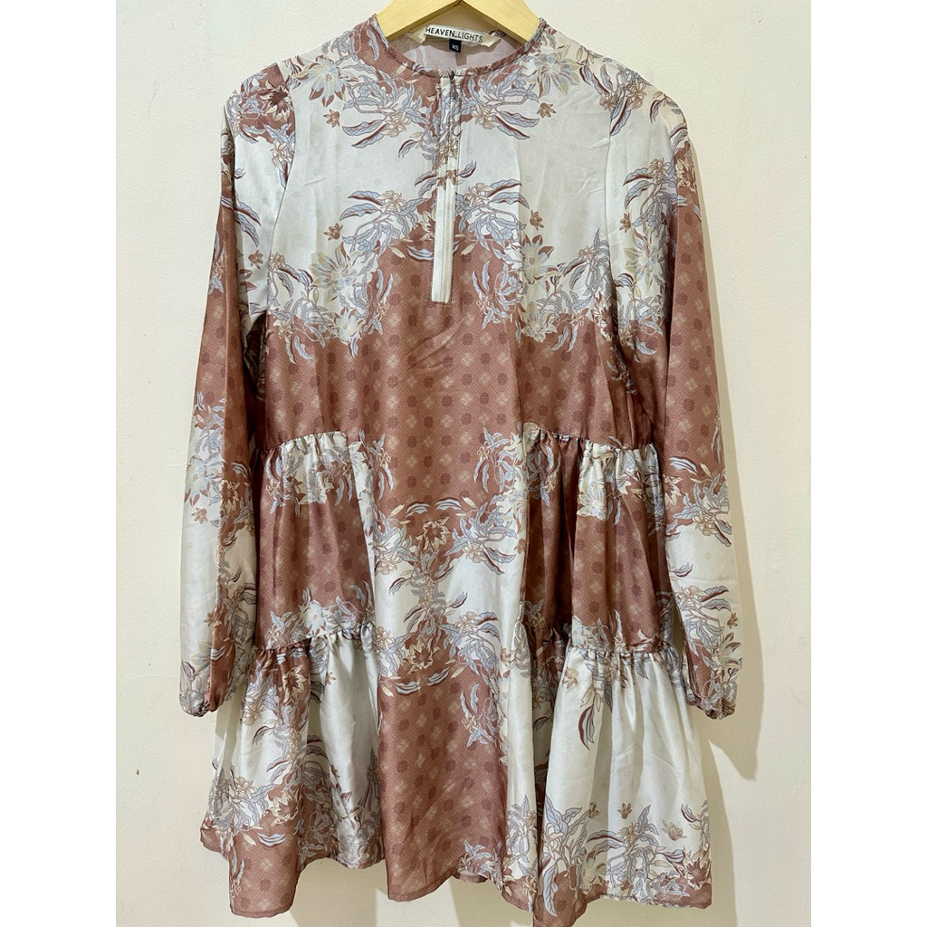 Preloved Blouse Heaven Lights