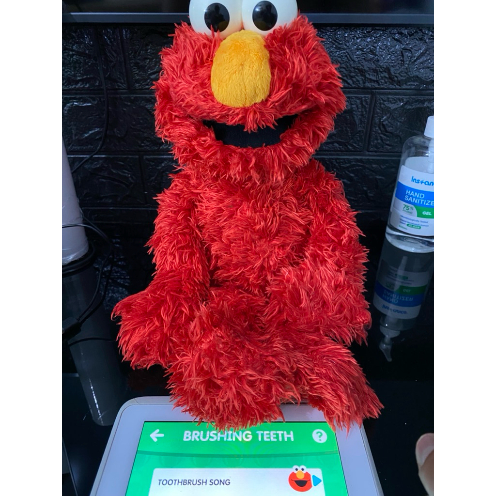 Mainan Boneka Elektrik Smart Sesame street ELMO Hasbro USA