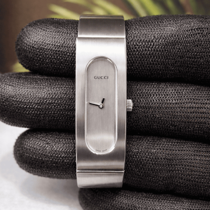 GUCCI 2400S BANGLE WATCH SILVER DIAL SECOND VINTAGE FULL BOX