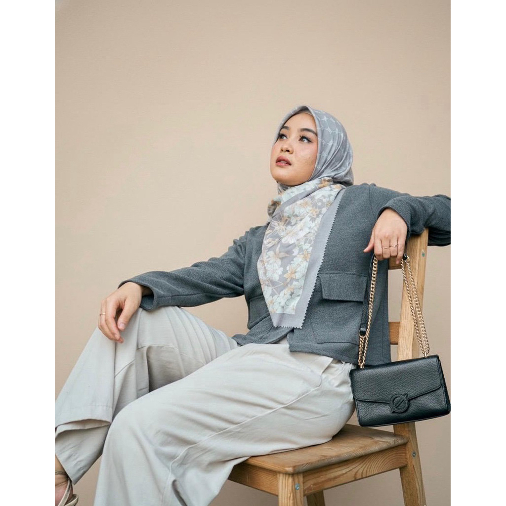 Exclusive Hijab - Puspa Pesona Earth Grey