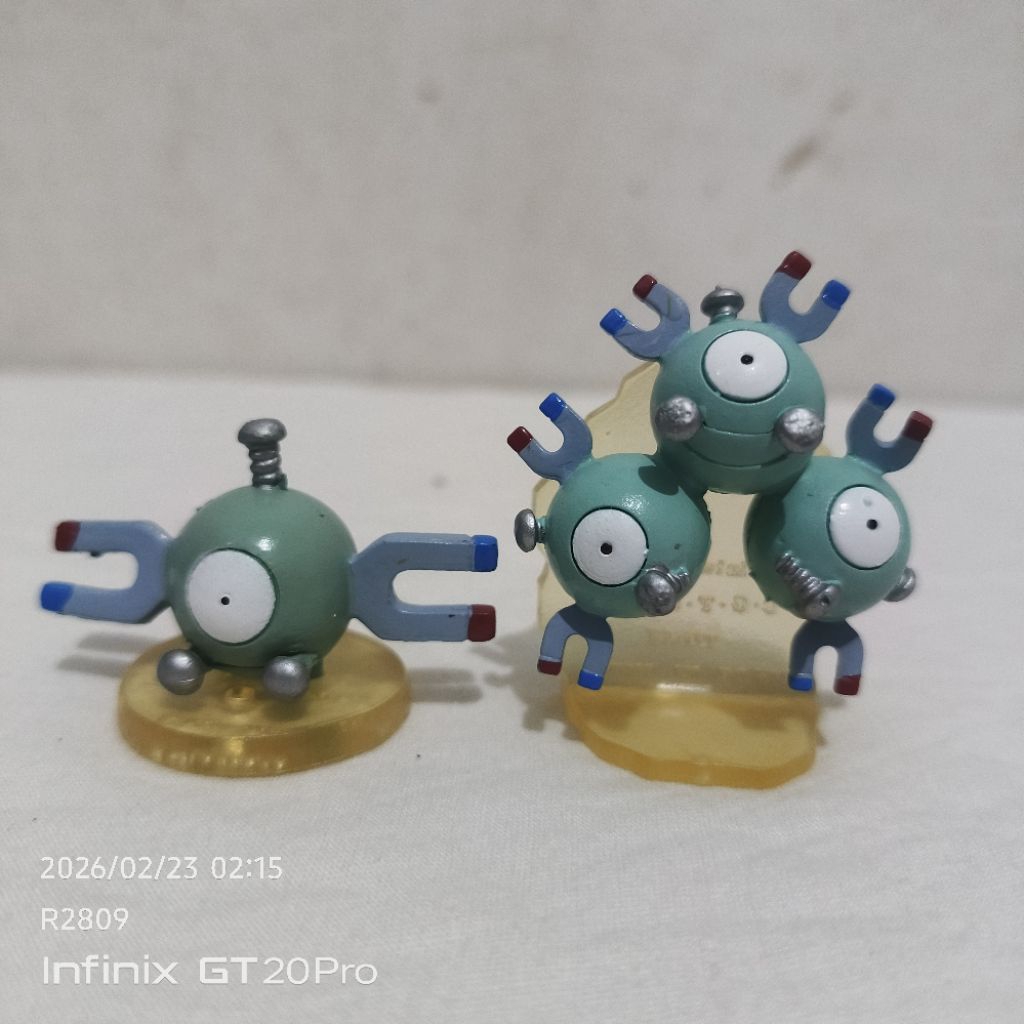 Figur Pokemon TOMY Nintendo Magneton dan Magnemite Vintage 1999