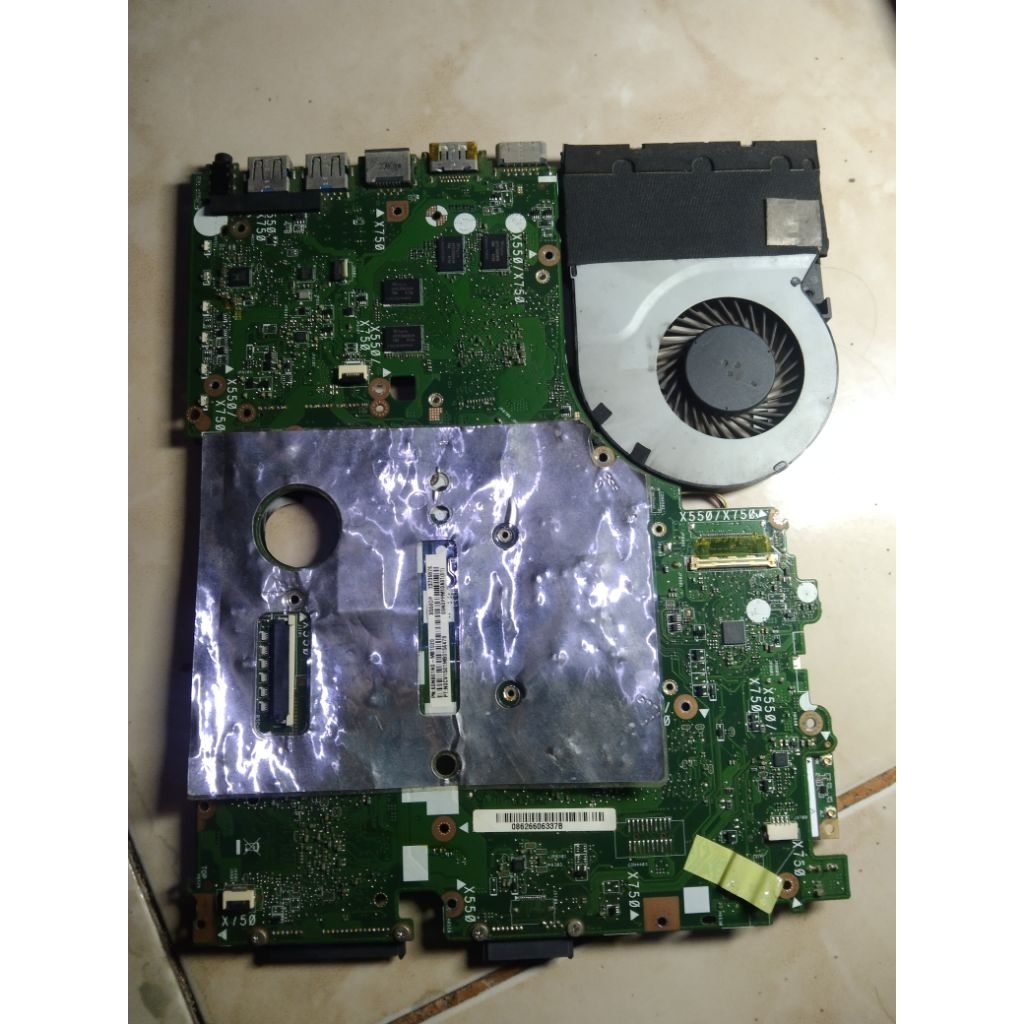 mobo asus x550D