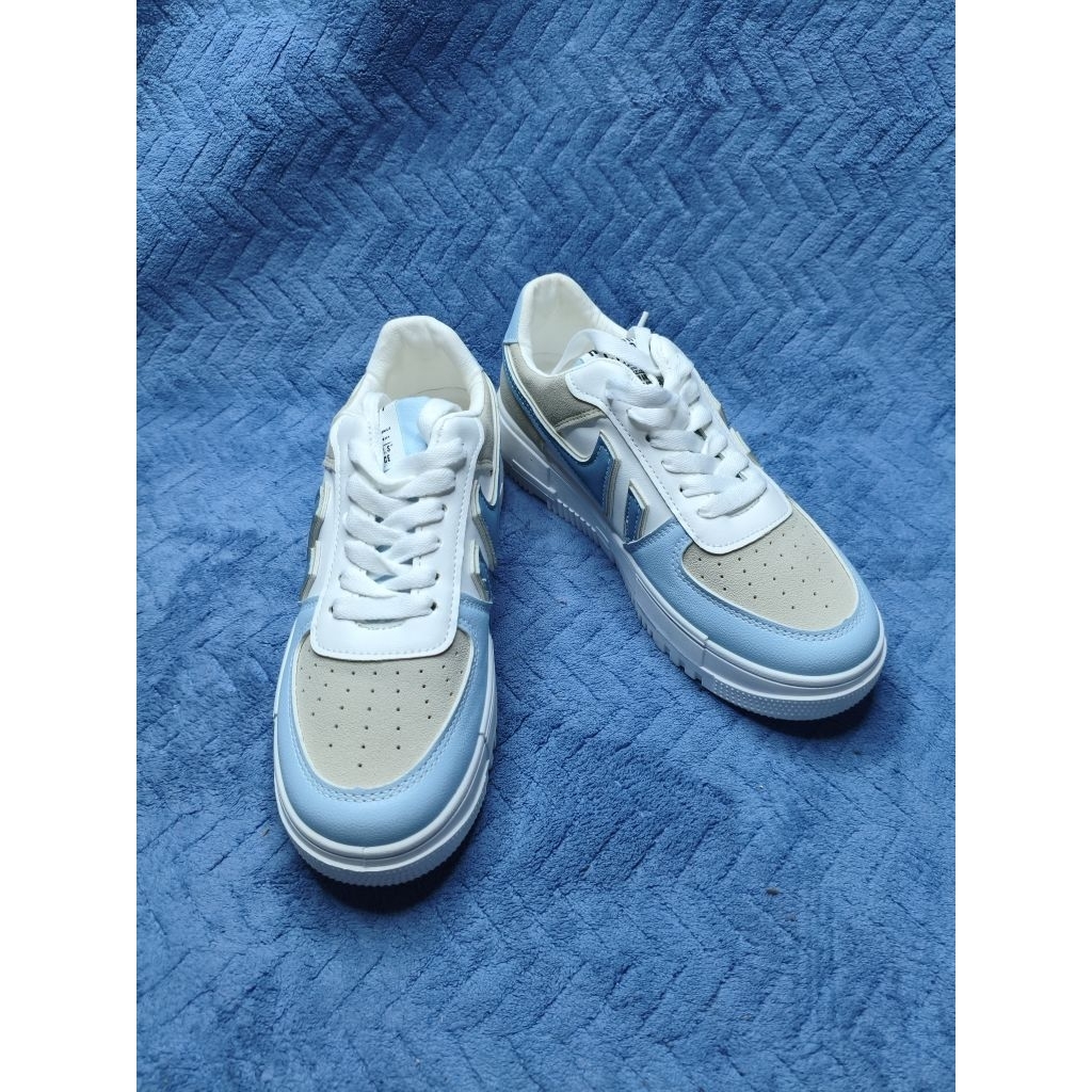 (PRELOVED 100) Sneakers ASNK Ukr 38