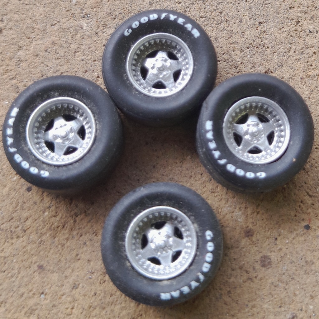 ban karet diecast custom 7