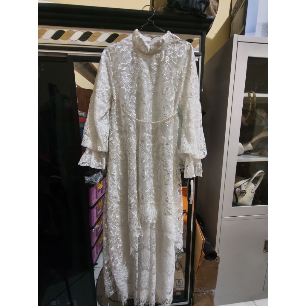 gamis dress brukat putih tulang