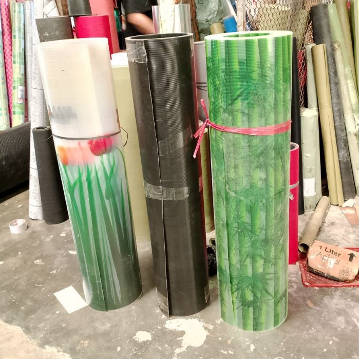 1METER PP Plat Flat Fiber Motif Tulip dan Bambu Penutup Pagar Ketebalan 0.5mm