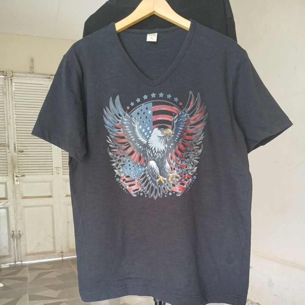 Kaos katun super tebal warna hitam pekat kerah V kencang EDWIN second Original size L ld 110cm Pjg 7
