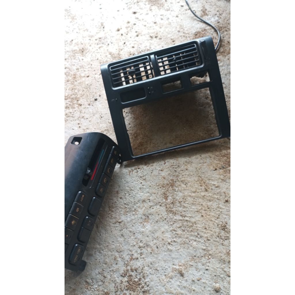 frame dan kiri AC corona absolute