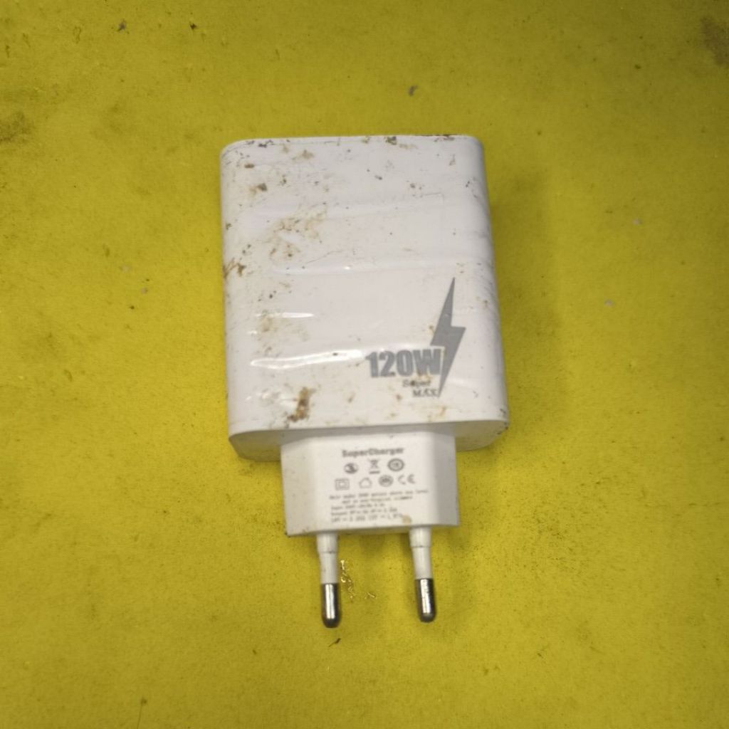 Kepala Charger 120W bekas nyala