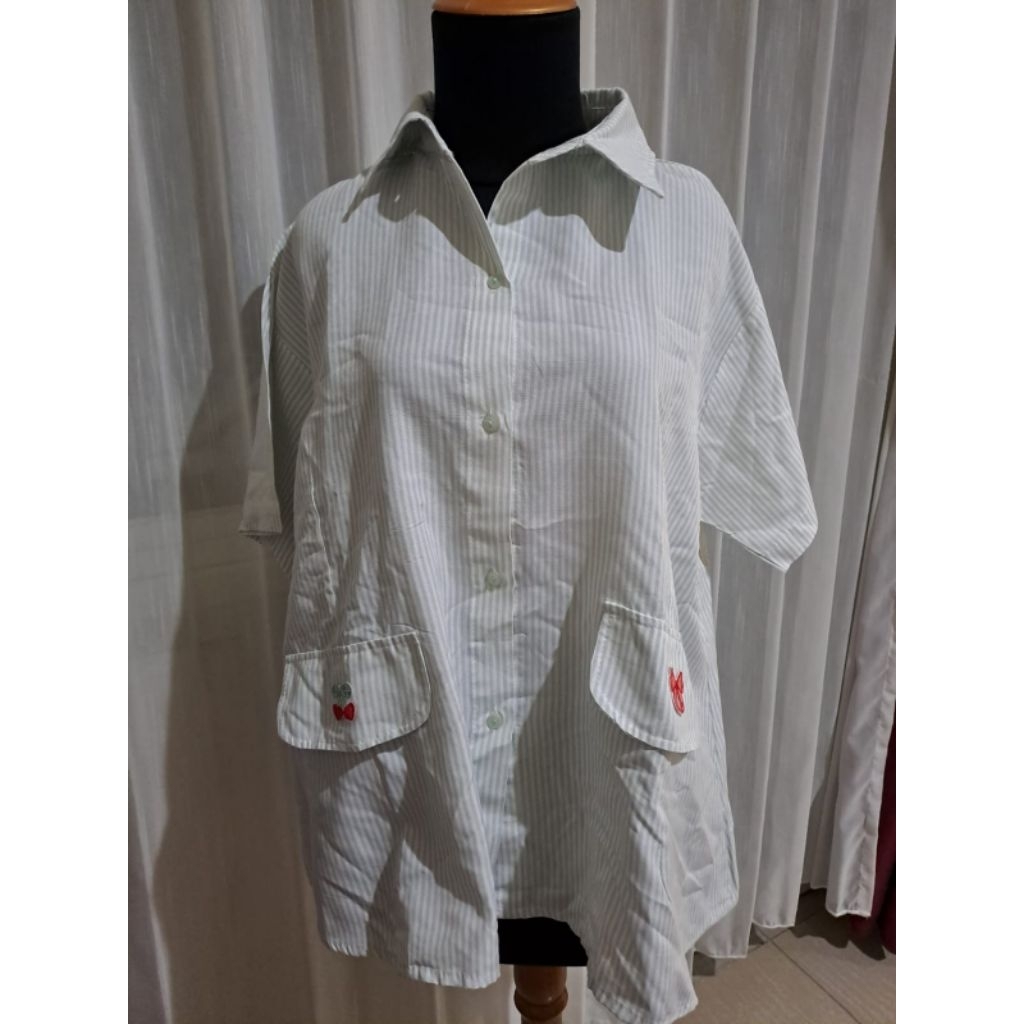 kemeja katun halus garis biru muda putih