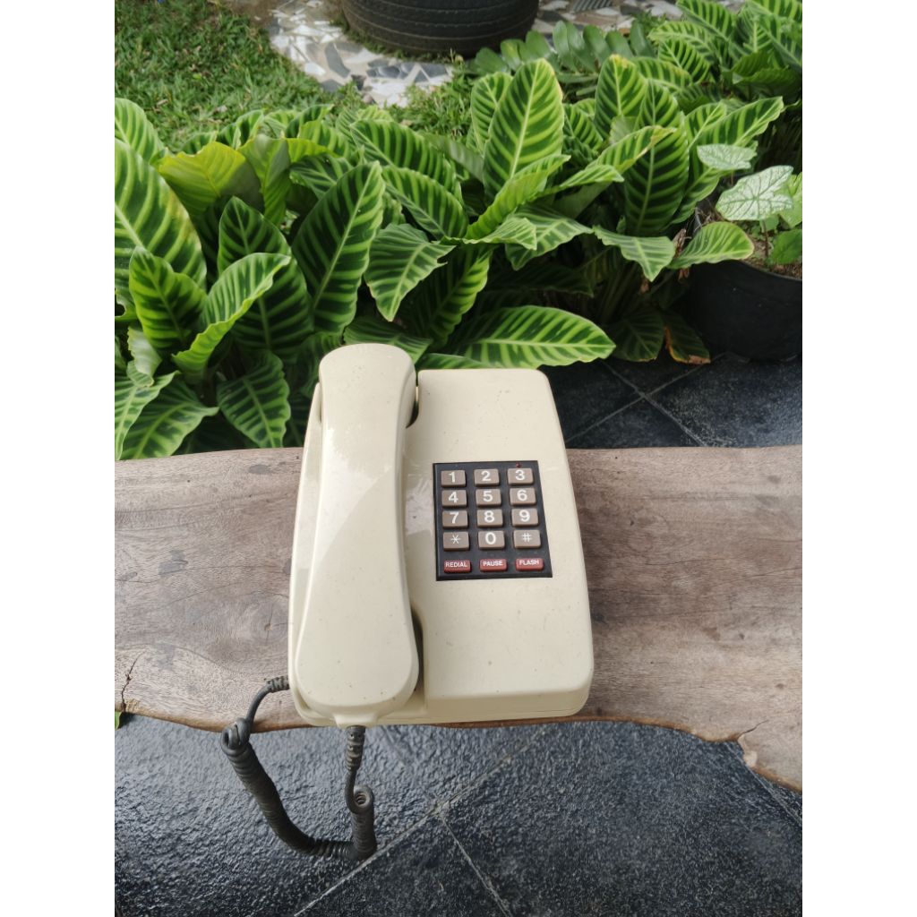 Telepon Antik Jadul