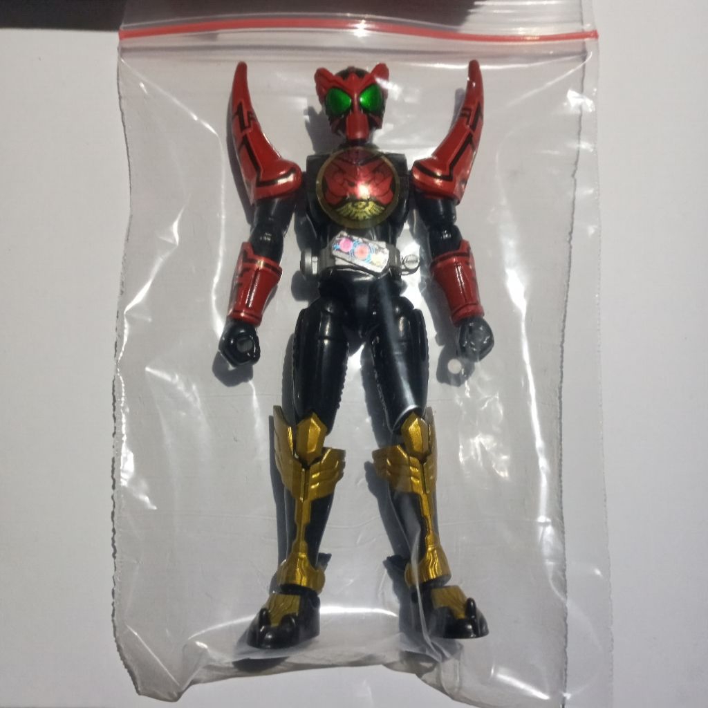candy_toy_2011_kamen_rider_ooo_tamashi_form_11cm_mirip_sodo