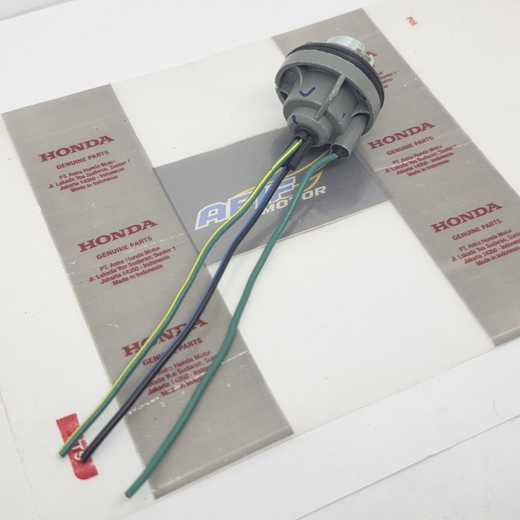 Fiting cop lampu stop belakang motor beat scoopy mio dll mobil avanza brio ertiga dll Ori Promo