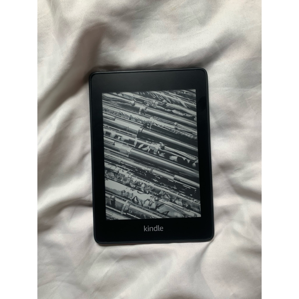 [PRELOVED] Amazon Kindle Paperwhite Gen 10th - storage 32 GB - warna Black / Hitam (fullset) - e-rea