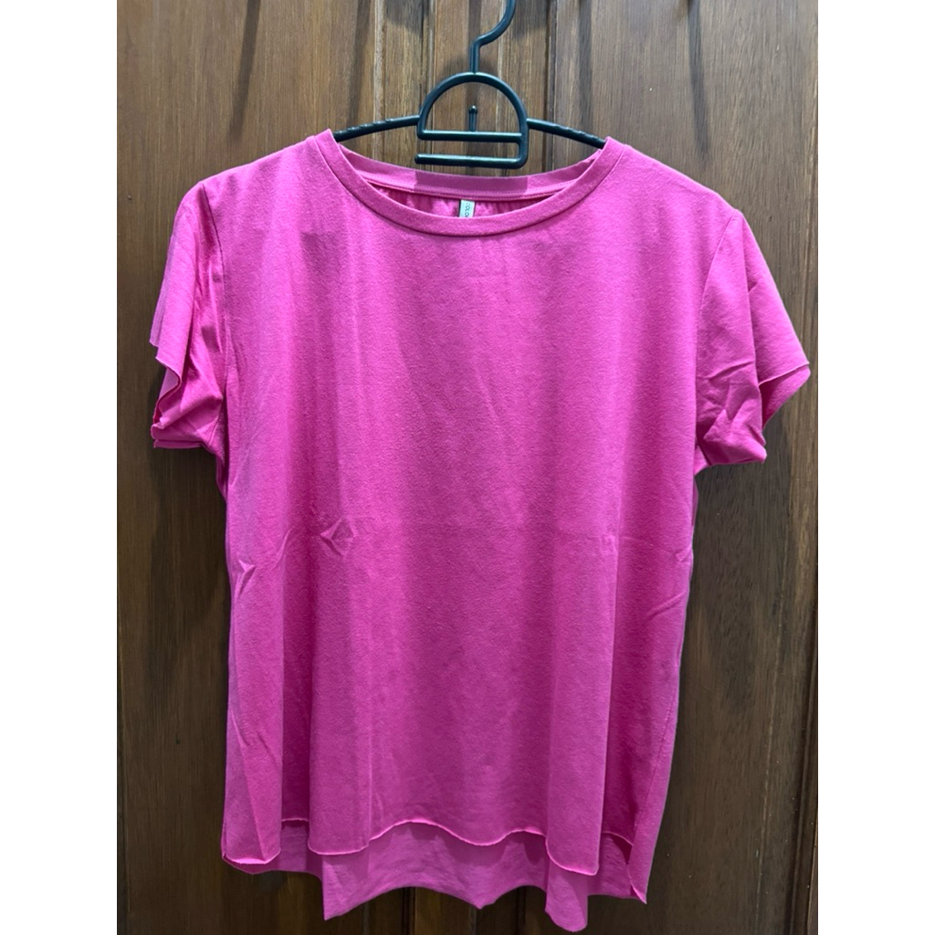 Preloved murah banget kaos pink fuschia kondisi like new