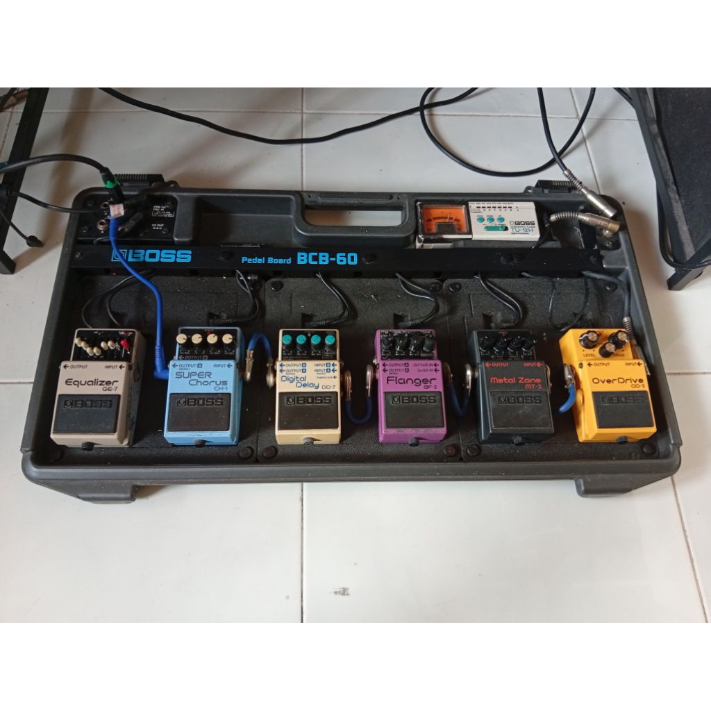 Boss BCB 60 beserta isinya