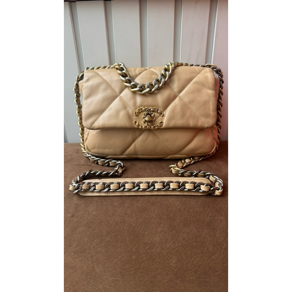 ChanelC19mediumCream