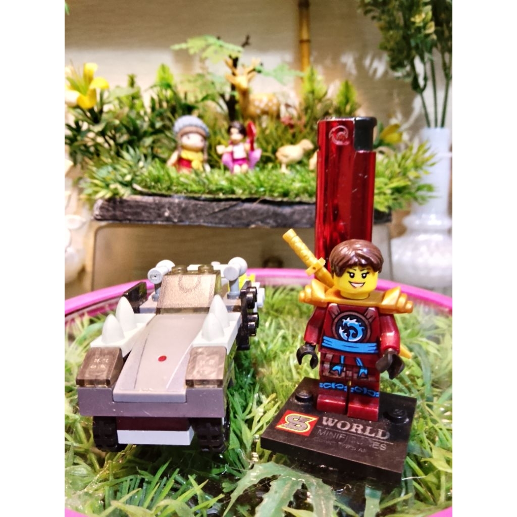 edukasi mainan mini figure Lego bekas baik