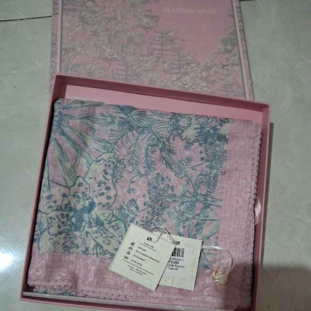 Soleil Series Tropical New Buttonscarves