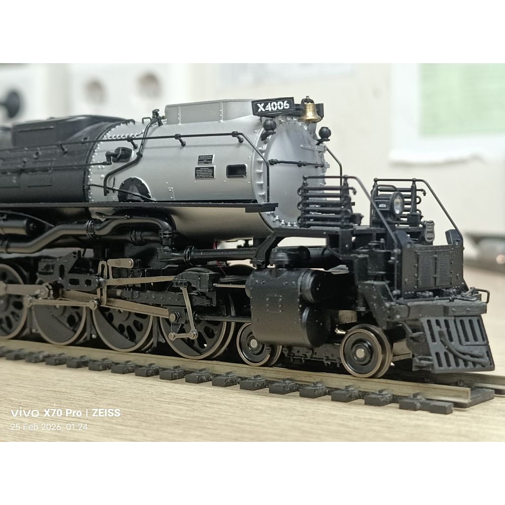 Kereta Api Miniatur Big Boy Skala HO with Smoke Generator (Marklin) DCC merk Athearn Genesis