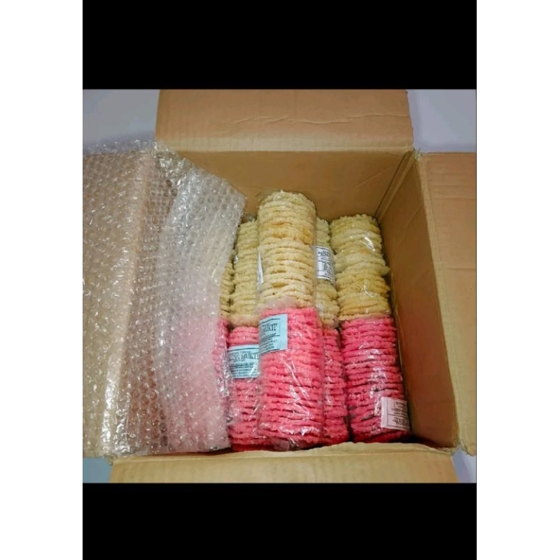 Renginang Singkong khas ciamis Rajadesa Dari singkong pilihan, jadi camilan andalan! Renginang singk