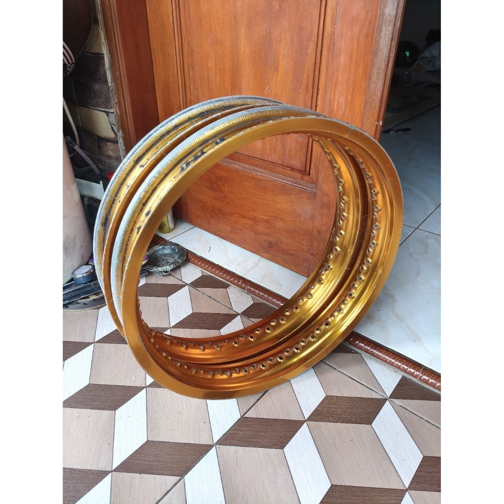 velg velk v Rossi italy ring 17 lebar 1.85 dan 2.15 hole 72  bawaan jari jari seribu banyak